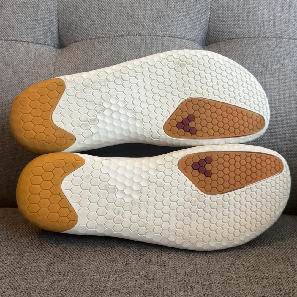 Vivo Barefoot Black Leather Shoes - Picture 9 of 15
